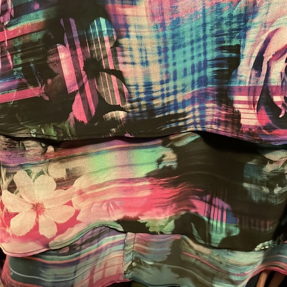 Gorgeous Blouse - Picture 7 of 10